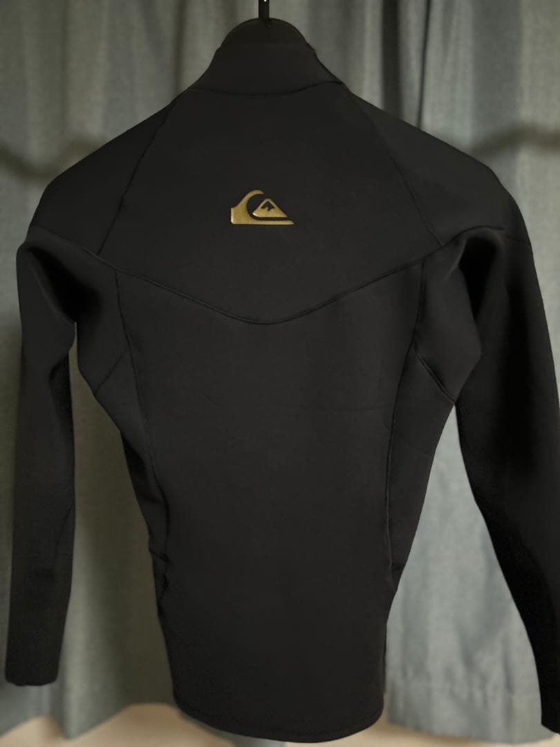 【美品】Quiksilver タッパー ブラック