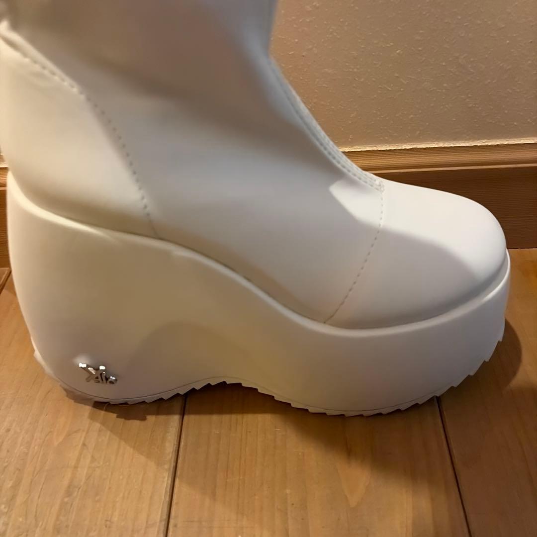 1*7様 24時間限定価格YELLOBONEPLATFORMLONGBOOTSロ