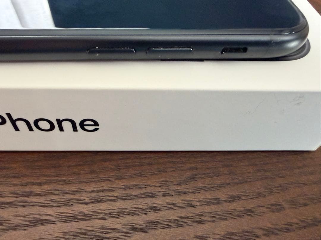 Apple iPhone SE第3世代 64GB バッテリー84％