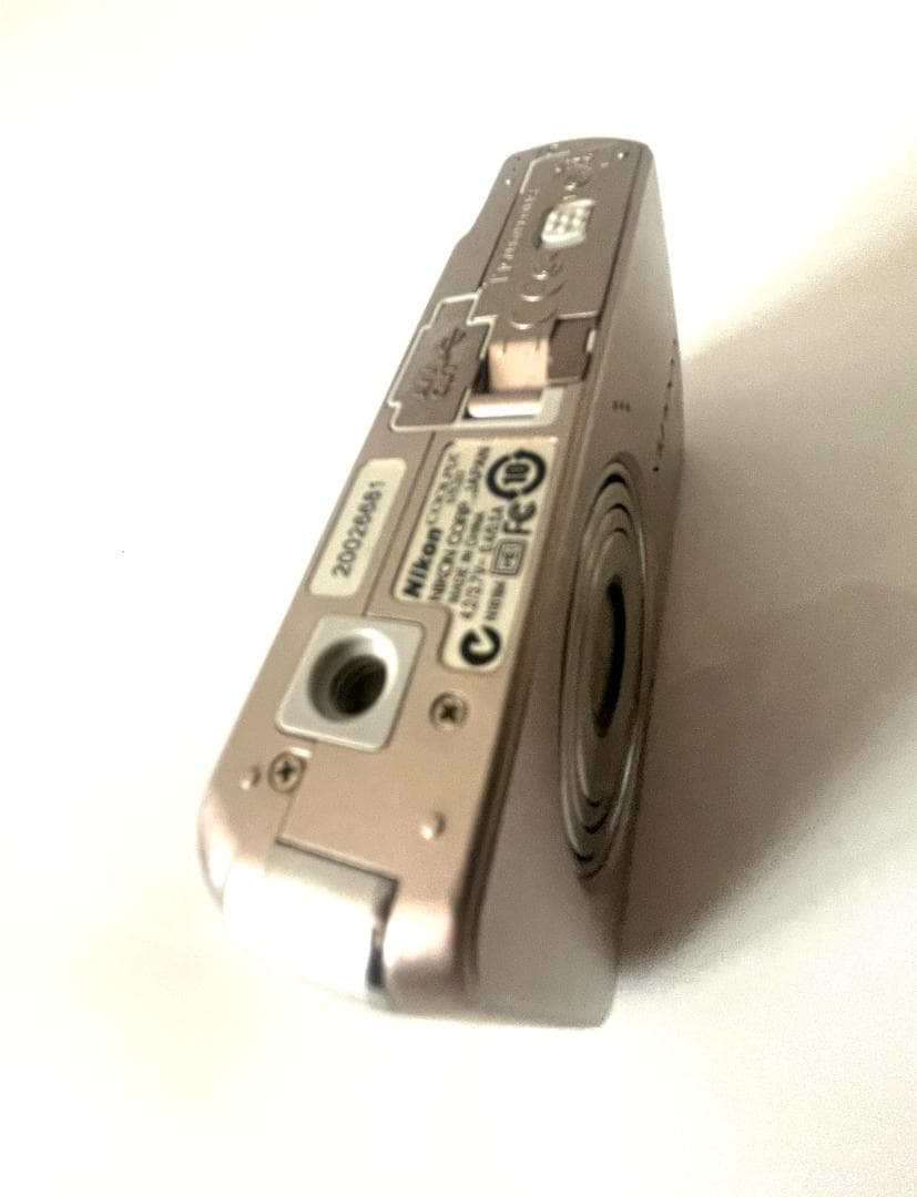 Nikon COOLPIX S520 デジカメ　シルバー　ニコン