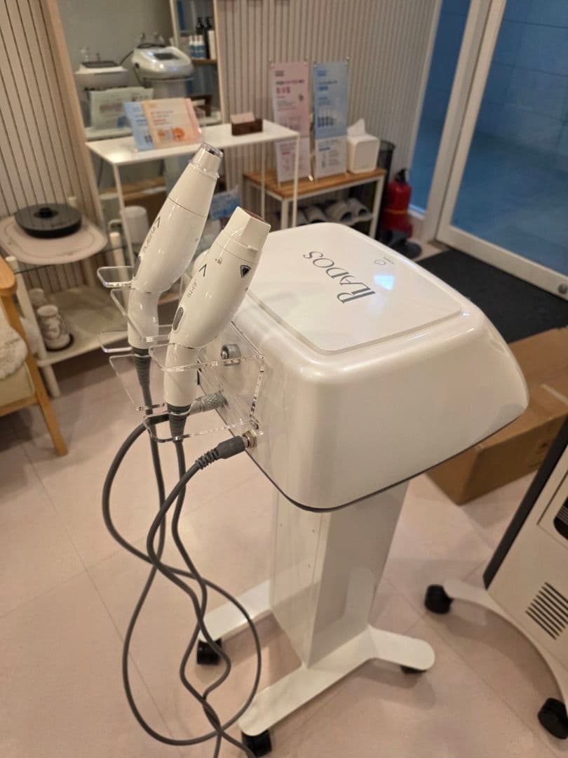 値下げ!Plados 美顔器 2つのケアヘッド付き