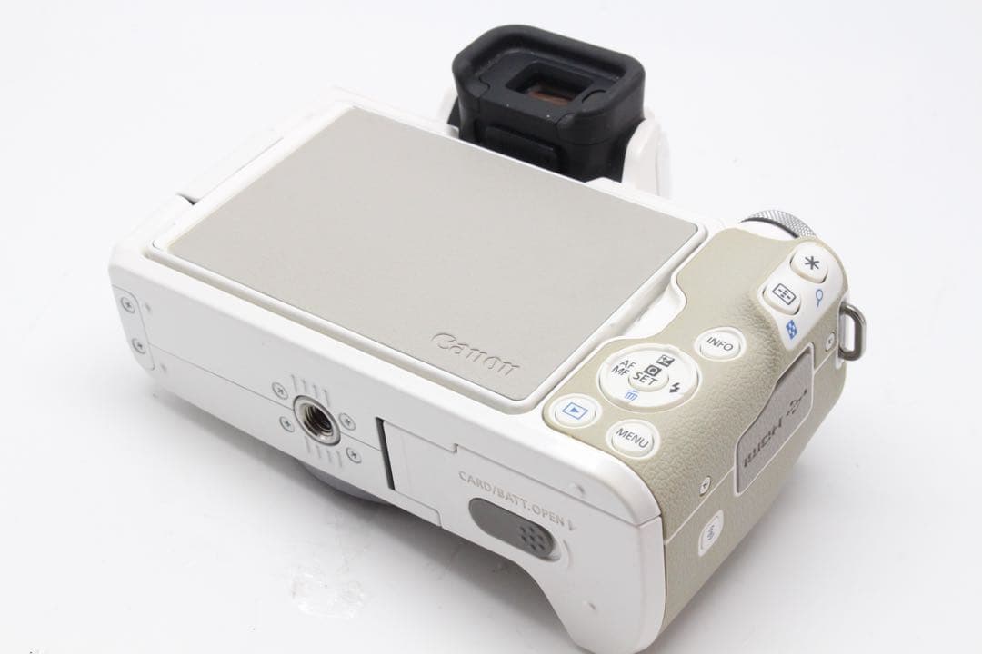 美品❣️Canon EOS Kiss M レンズキット❣️人気機種！可愛いホワイト