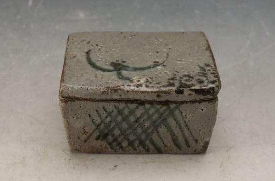 【桃山時代】古唐津 絵唐津香合 金銀字形 黒柿箱