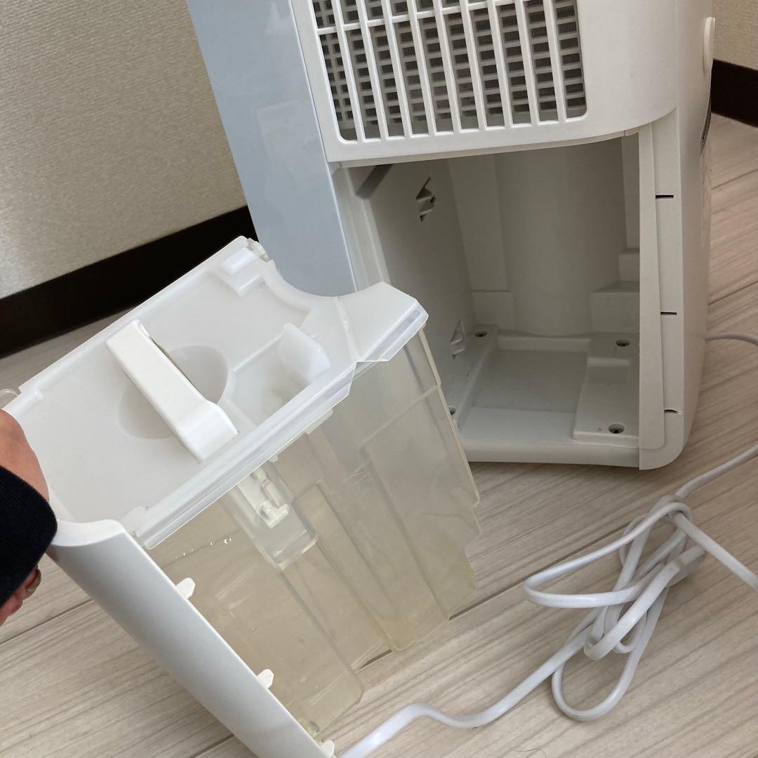 SHARP 冷風・衣類乾燥機　除湿機 CM-N100-W