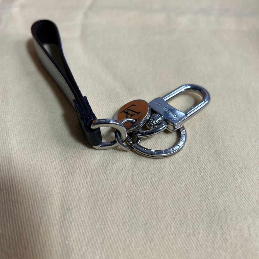 ruiLOUIS VUITTON レザーキーリング ホワイト