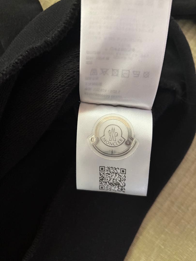 Moncler モンクレール　メンズ　トレーナー