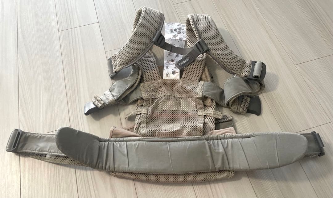 ベビービョルン　ワンカイエアー➕アーバンリサーチドアーズ　ケープ