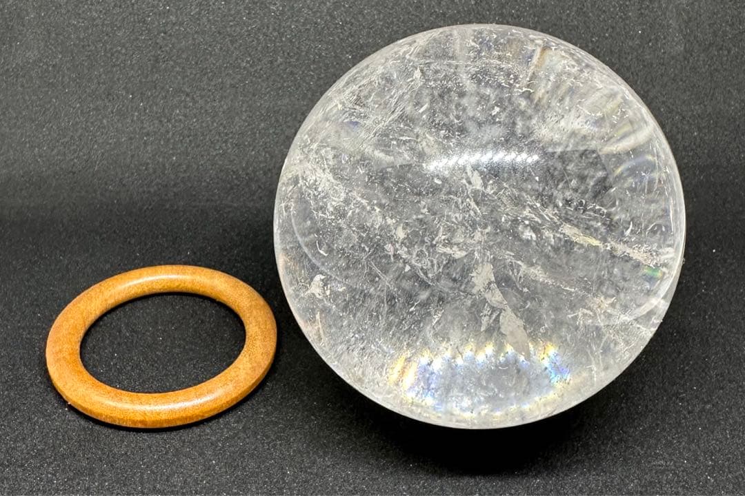 水晶玉　丸玉　台座付き　レインボー