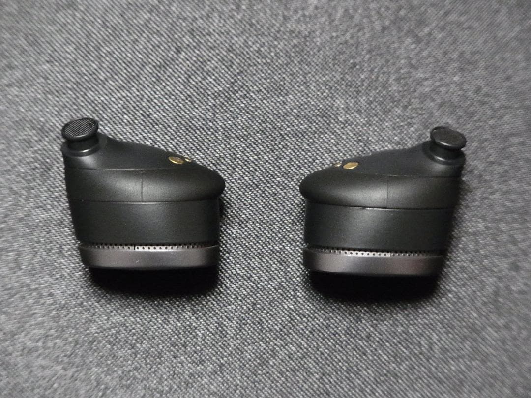 【ほぼ新品！】 Bowers & Wilkins Pi8 ブラック、保護ケース付