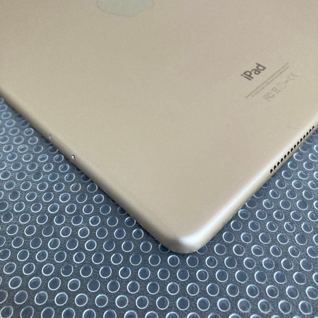 3938【早い者勝ち】美品☆電池ほぼ新品☆iPadAir2第2世代64GBau☆
