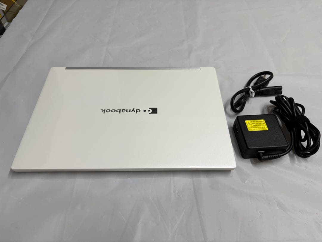 【美品】Dynabook GZ/HPW i7 11世代 16GB/256GB 白