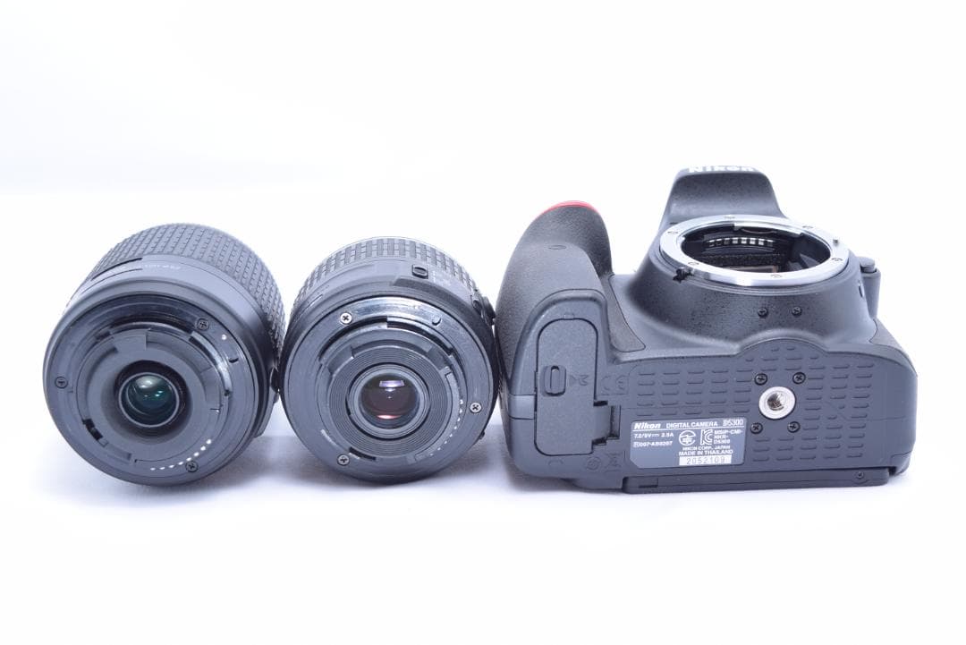 Nikon D5300　一眼レフカメラ　シャッタ数約500回　おまけ多数