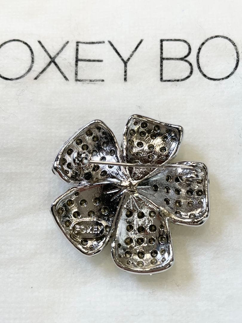 美品【FOXEYフォクシー】ブローチ クリア 定番