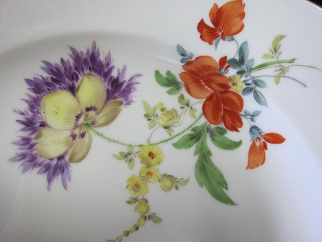 新品・未使用、一級品　マイセン三つ花（けし）　25.5Φcmディナー皿