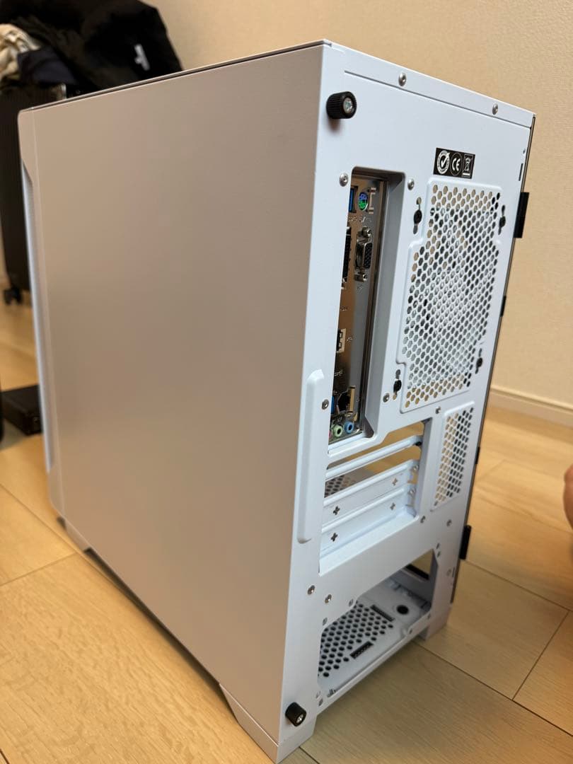 フミ Ryzen73700x、メモリ16GB、マザボ、電源750w、ケース