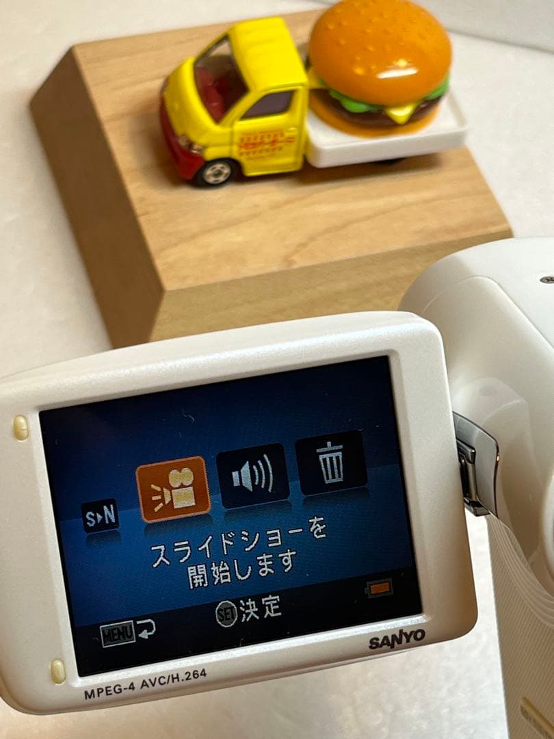 ☆人気稀少☆SANYOデジタルムービーカメラXacti DMX-CG9W動作良好