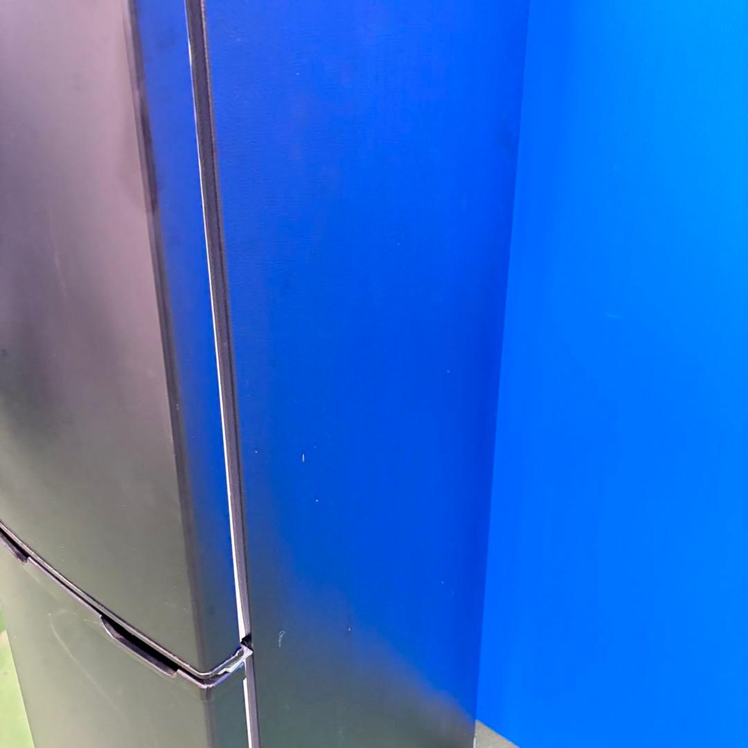 682 冷蔵庫　小型　一人暮らし　200L弱 スリムデザイン　2024年製　美品