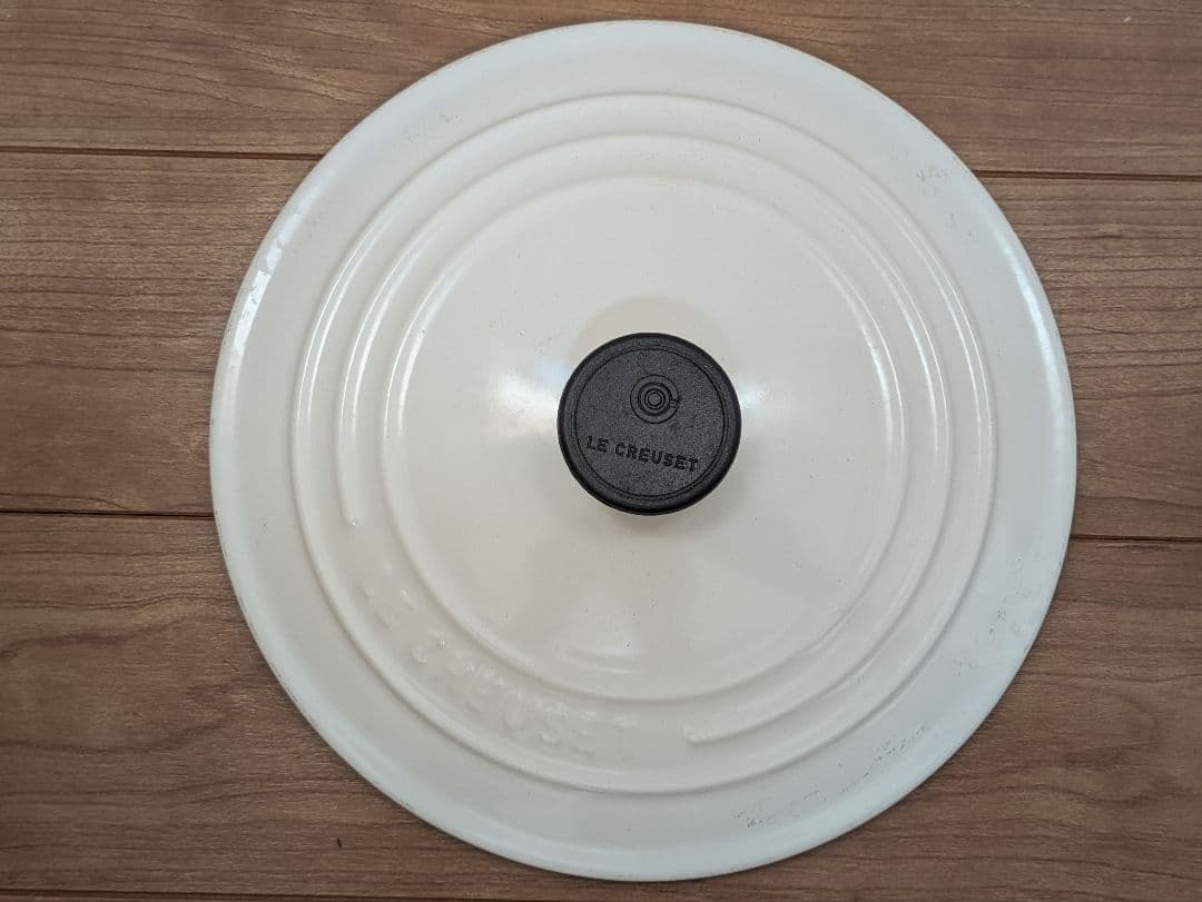 ル・クルーゼ ココット ロンド 22センチ 白