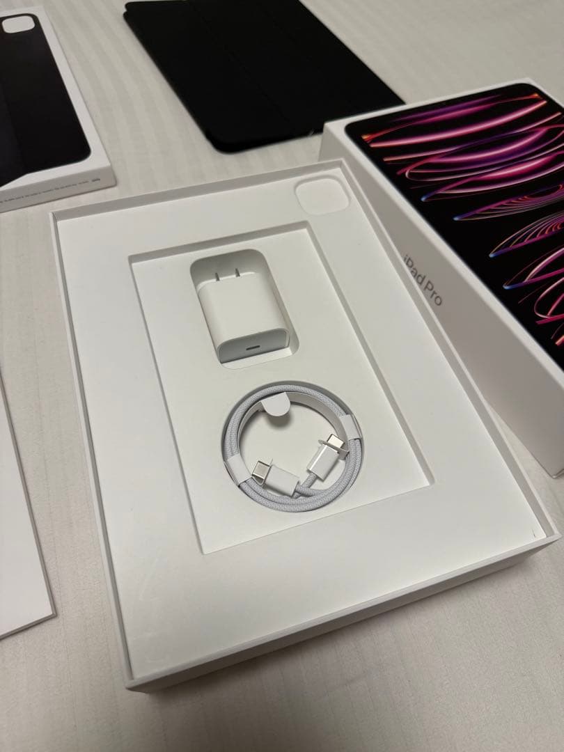 Apple iPad Pro 11インチ　第4世代　256GBスペースグレイ