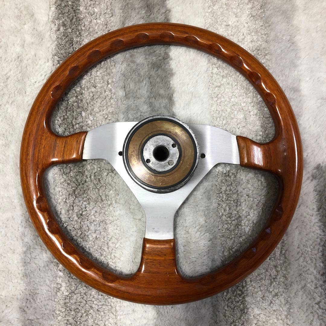 momo ウッドハンドル外径350mm太さ28mm