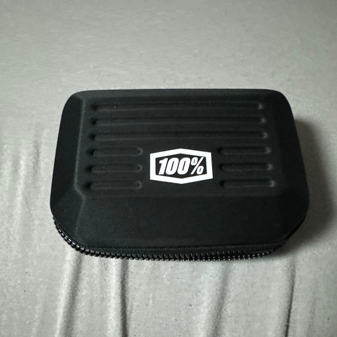 100% スポーツサングラス ピンク/ブラック