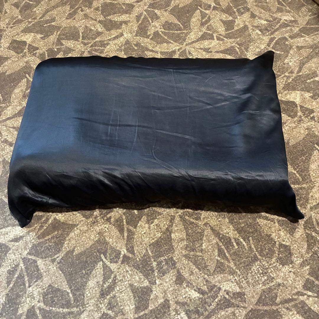 ヒツジのいらない枕 至極 シルクカバー付き ブラック