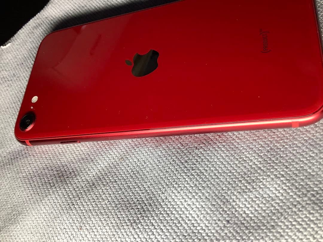 Apple iPhone SE (第3世代) 赤