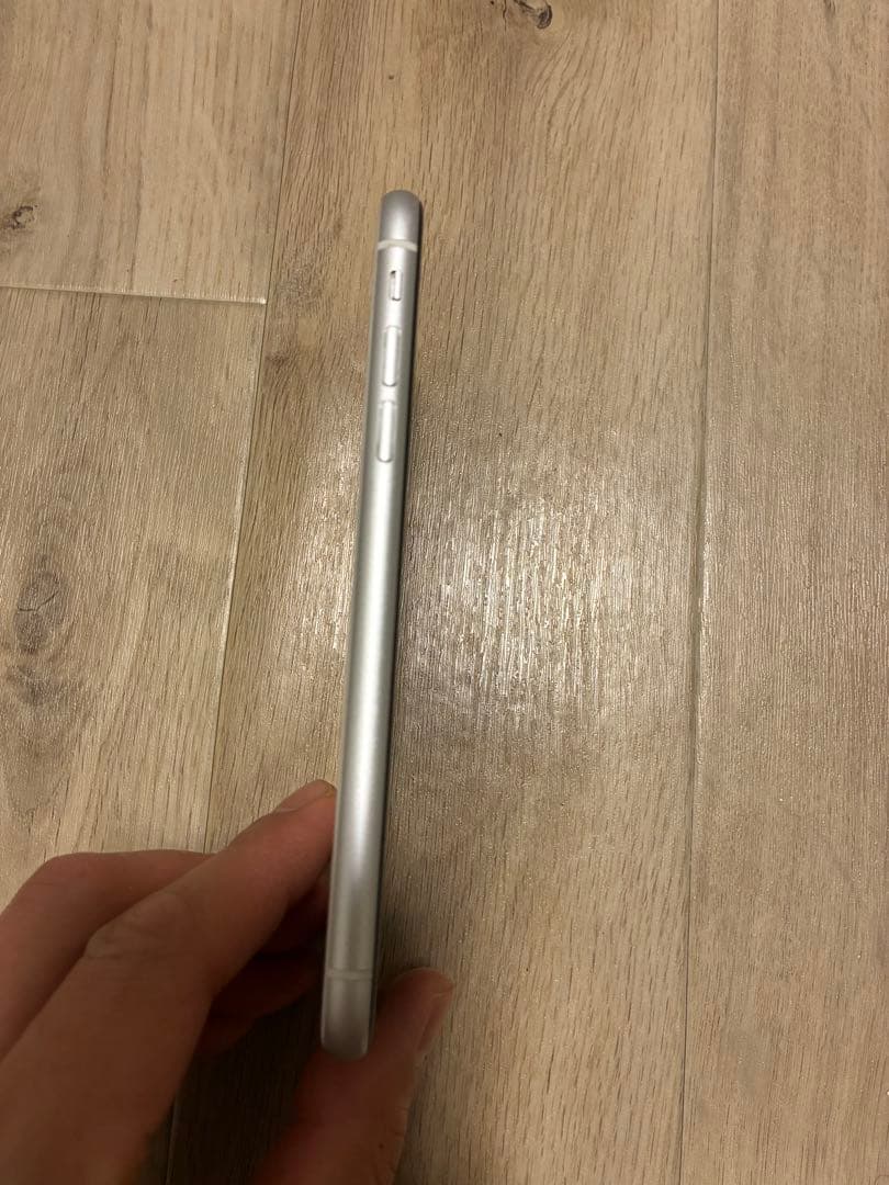 iPhone XR 64GB SIMフリー　白　Apple スマートフォン　正規