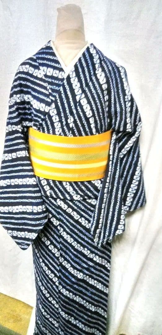 有松絞り浴衣、紺色小紋しつけつき