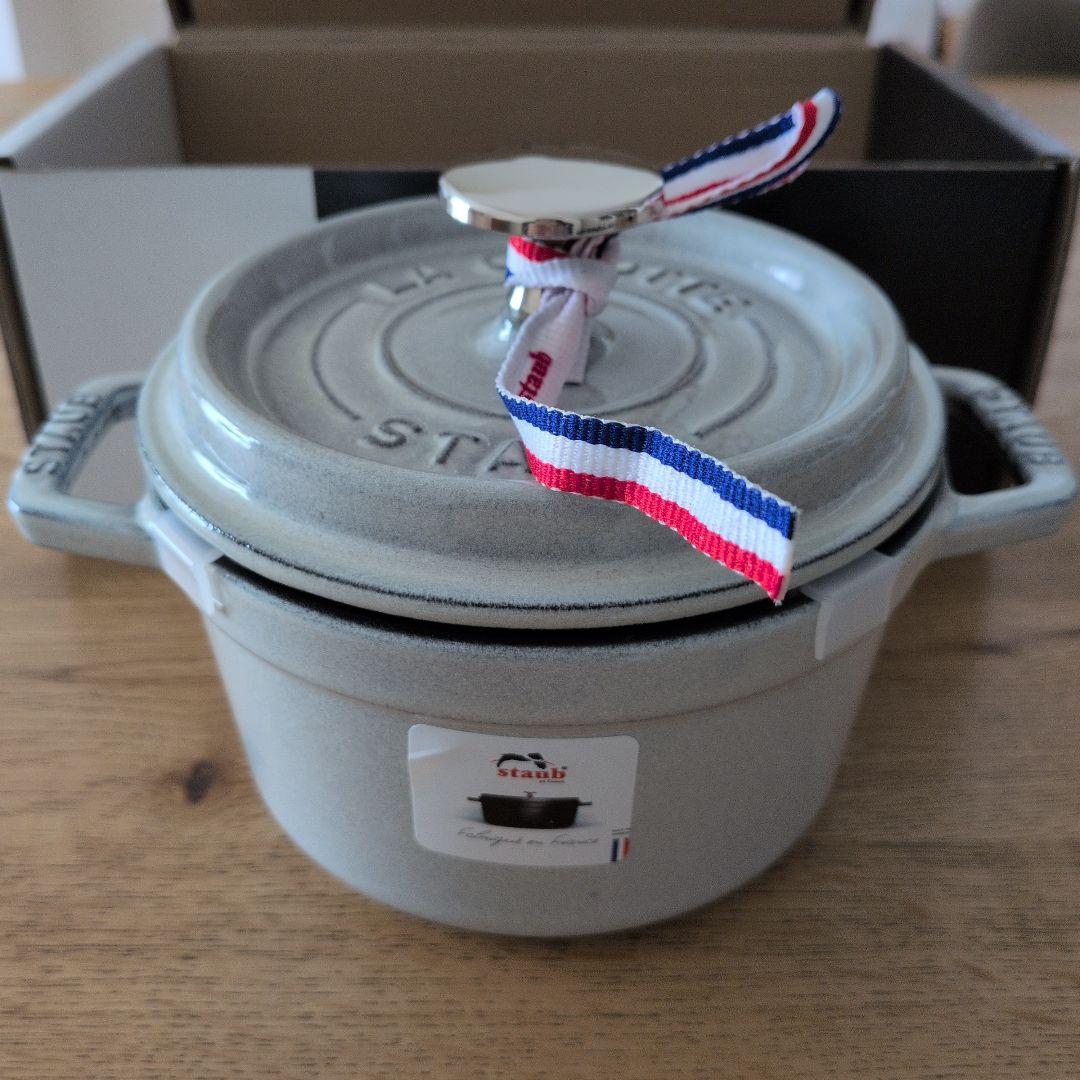 【新品未使用】Staub ココット ラウンド 14cm カンパーニュ　おまけ付き
