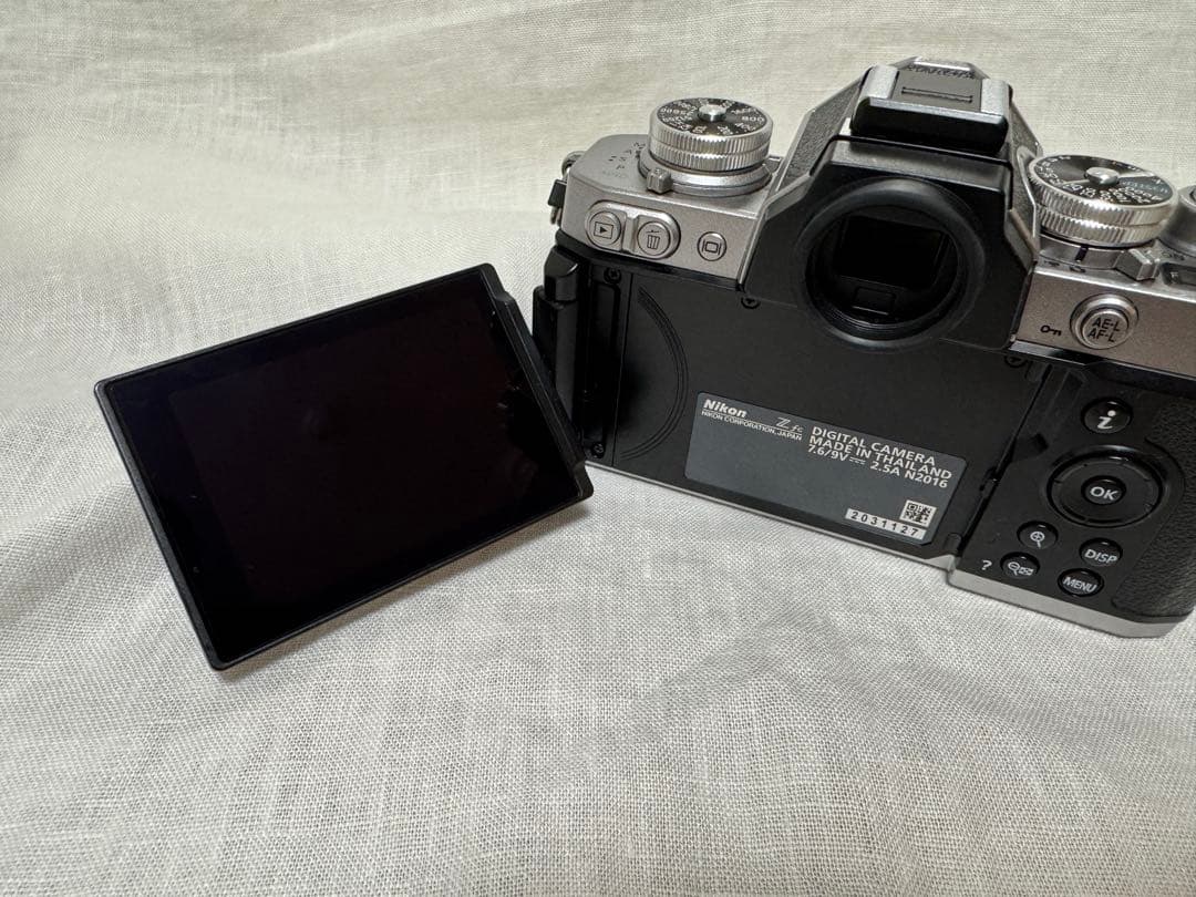 Nikon Z fc ボディ　グリップ付き