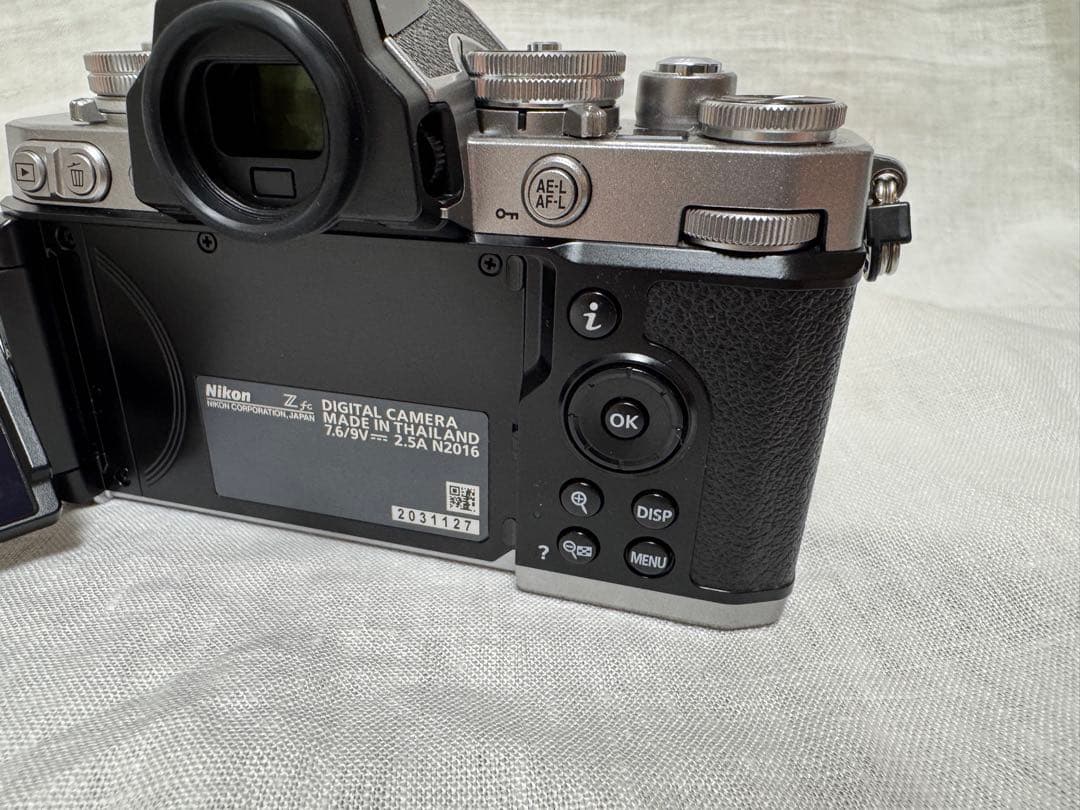 Nikon Z fc ボディ　グリップ付き
