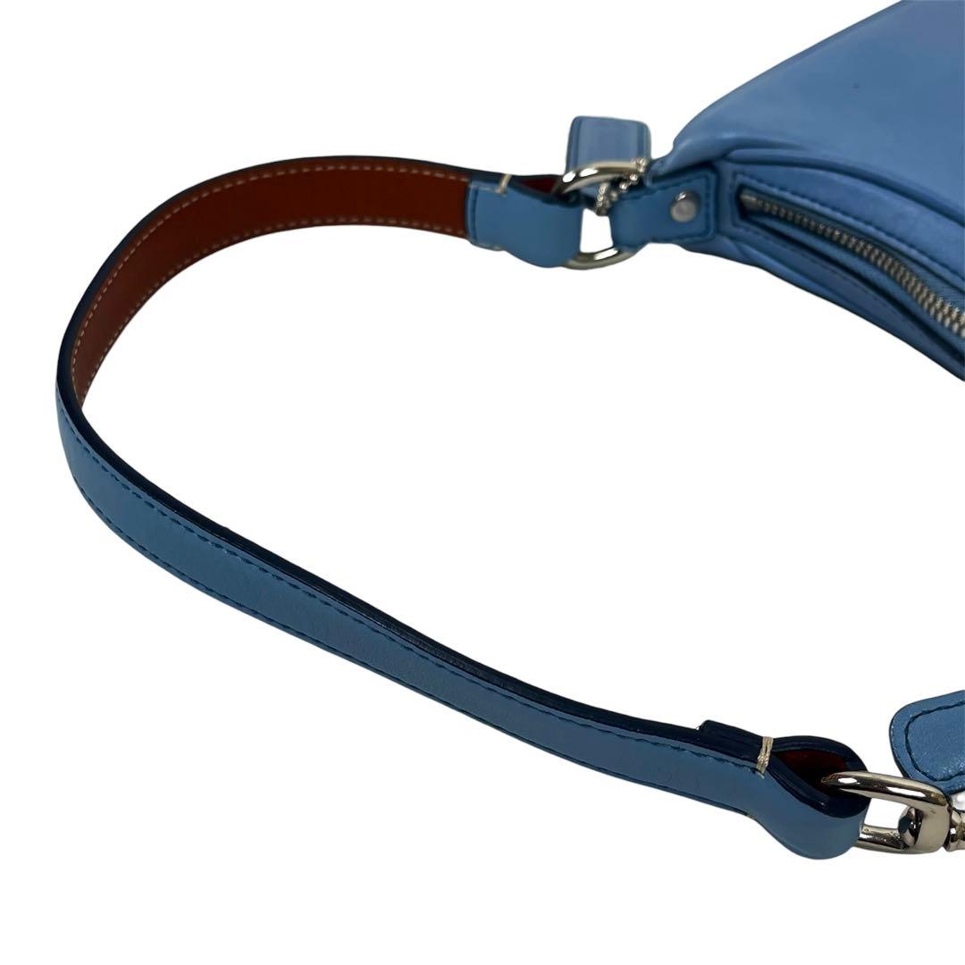 コーチ　ワンショルダーバッグ　アクセサリーポーチ　ハンドバッグ　レザー　ロゴ