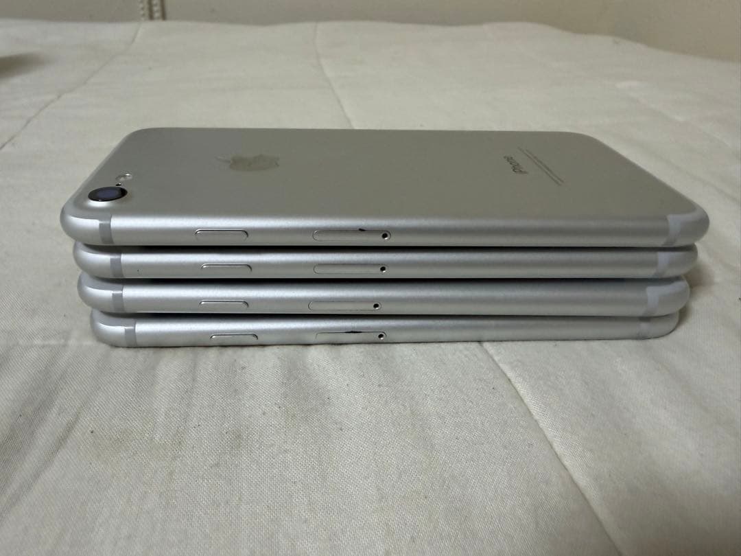 【初期化済み】iPhone7 SIMフリー　32GB シルバー　4個