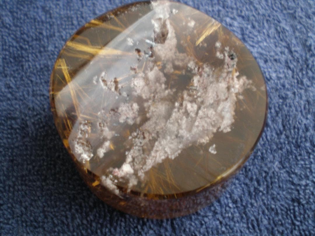 ルチルクォーツ原石 約50ミリ×約23ミリ円柱型