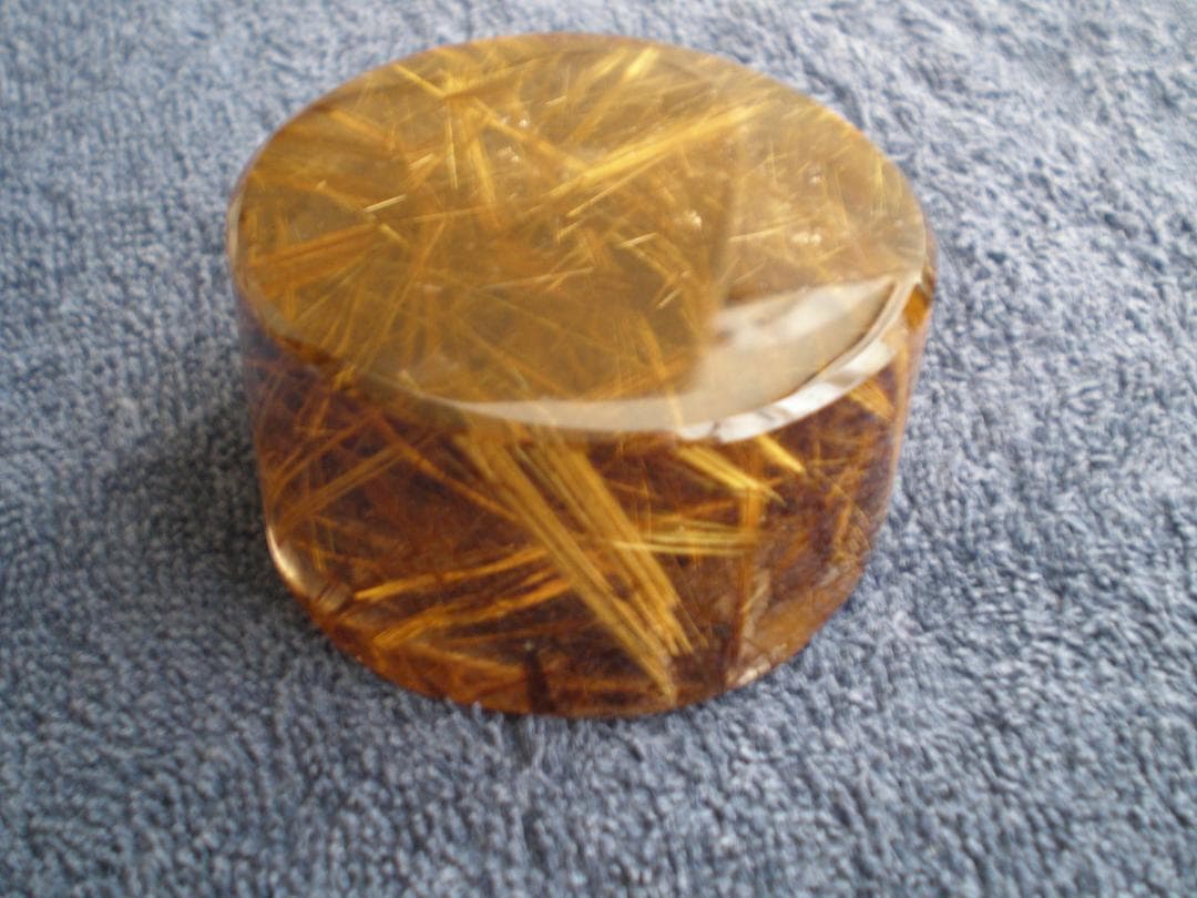 ルチルクォーツ原石 約50ミリ×約23ミリ円柱型