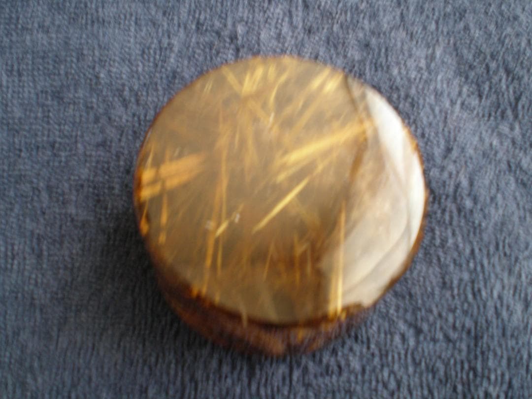 ルチルクォーツ原石 約50ミリ×約23ミリ円柱型