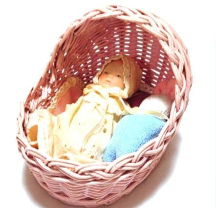 ビンテージ ピンク ラタンバシネット ビスクドール ウィッカー ミニョネット