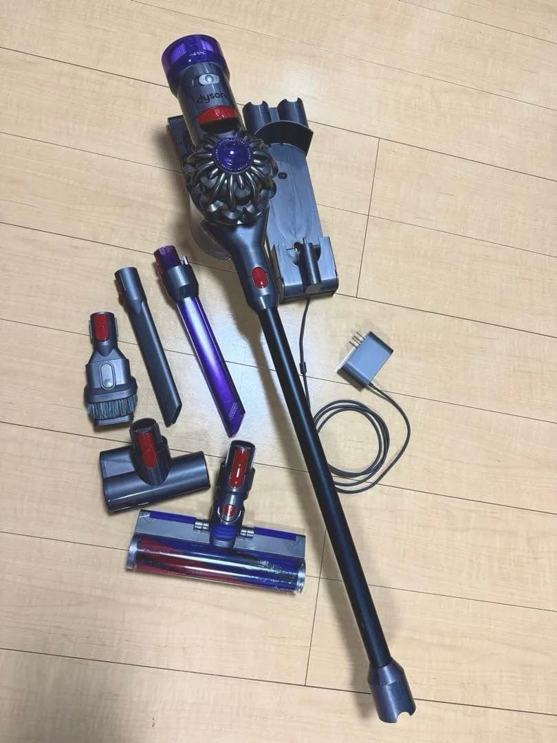 Dyson V8 Slim Fluffy Black 本体一式