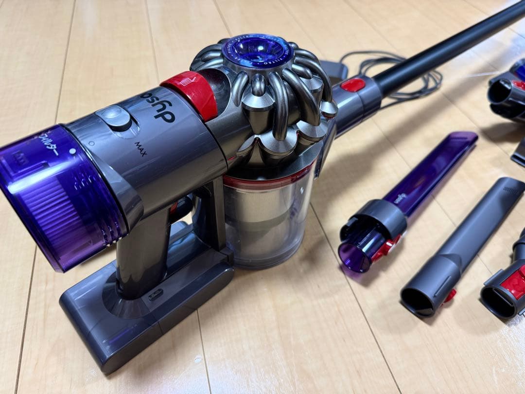 Dyson V8 Slim Fluffy Black 本体一式