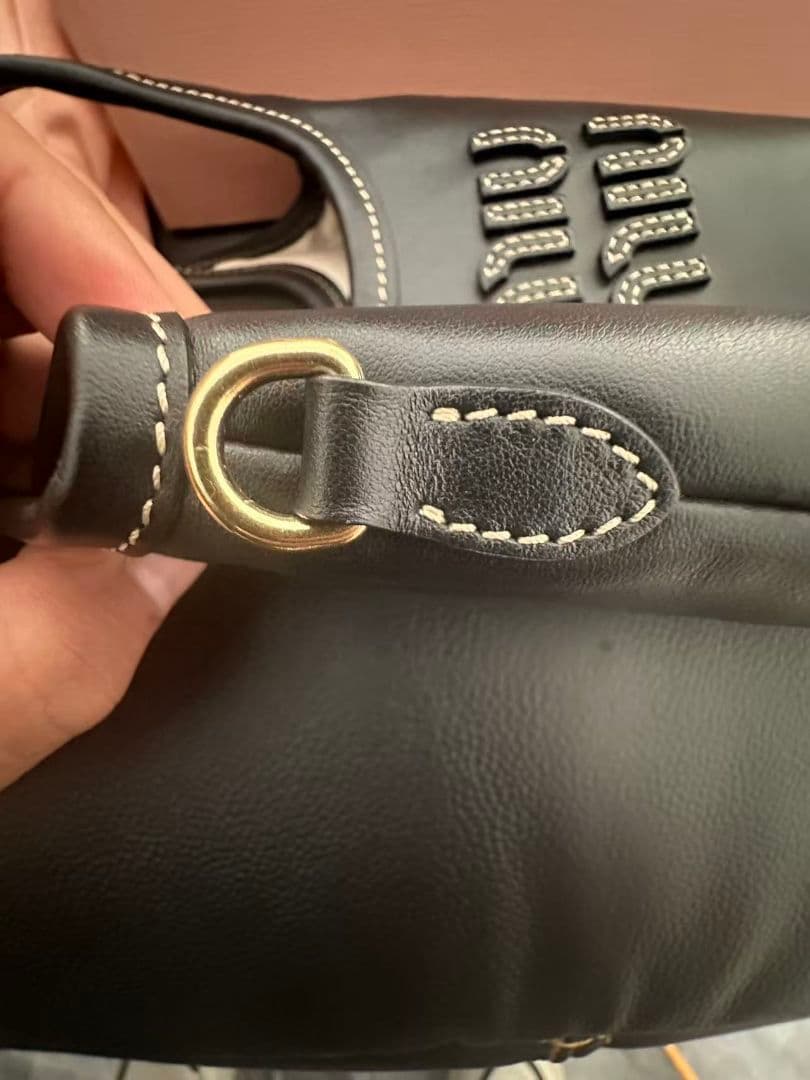 miu miu ブラックショルダーバッグ
