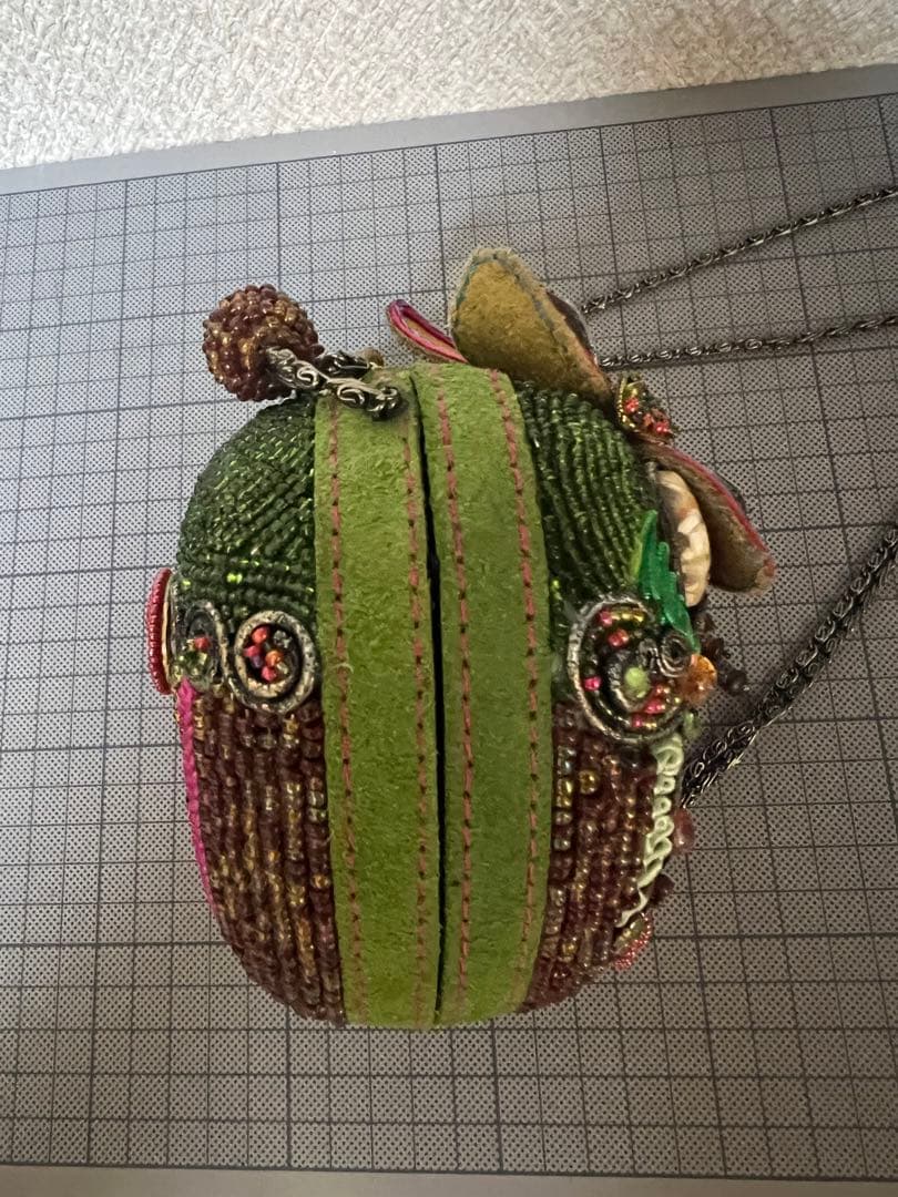 MARY FRANCES メアリーフランシス ハート型ビーズクラッチバッグ