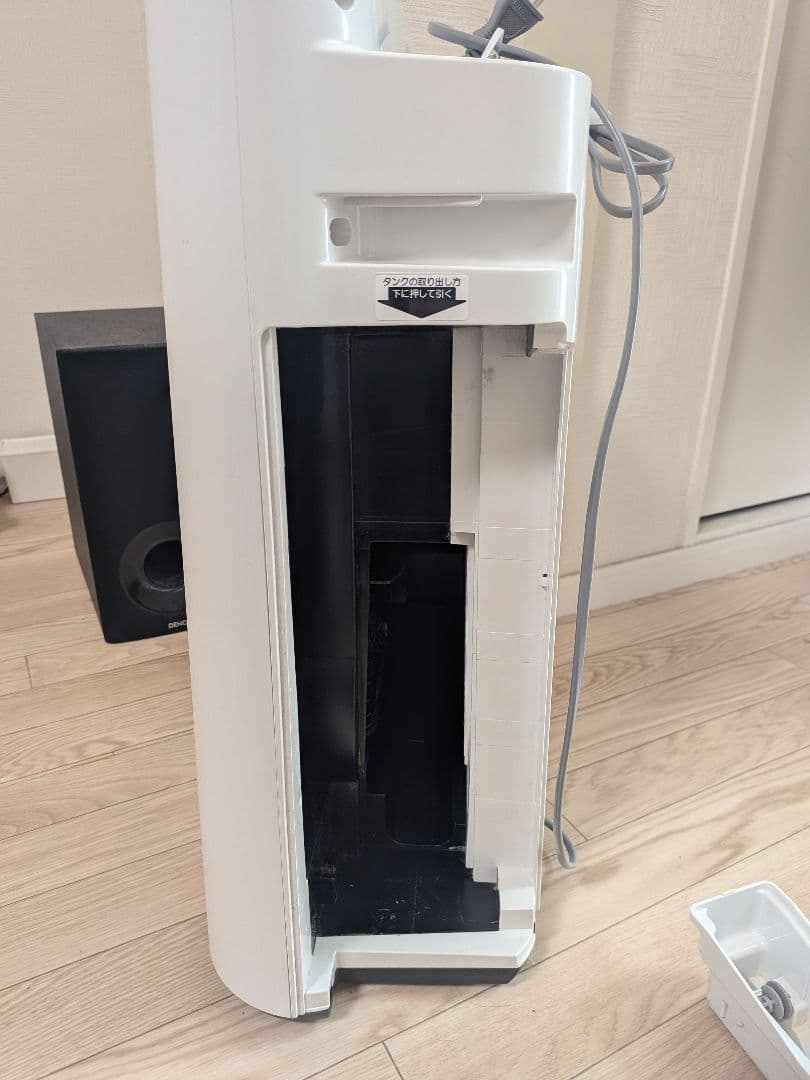 SHARP 空気清浄機 ホワイト　KC-R50-W