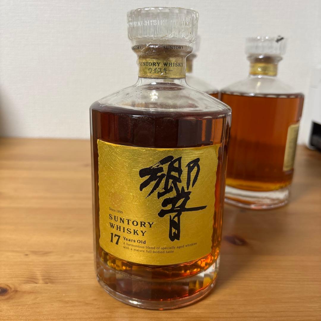 サントリーウイスキー　響17年　ゴールド　未開栓　劣化あり　３点セット