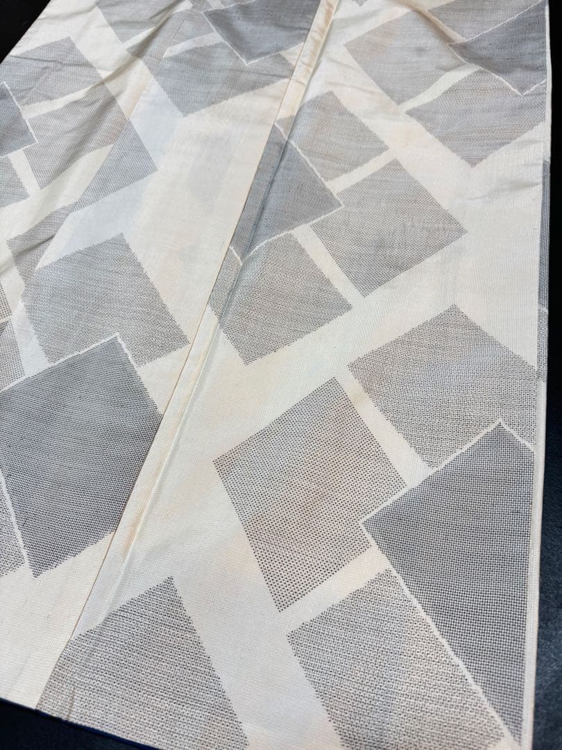 【銘品美品】「くぼた織物」本場白大島紬 白薩摩泥染「極上140亀甲 重ね色紙文様