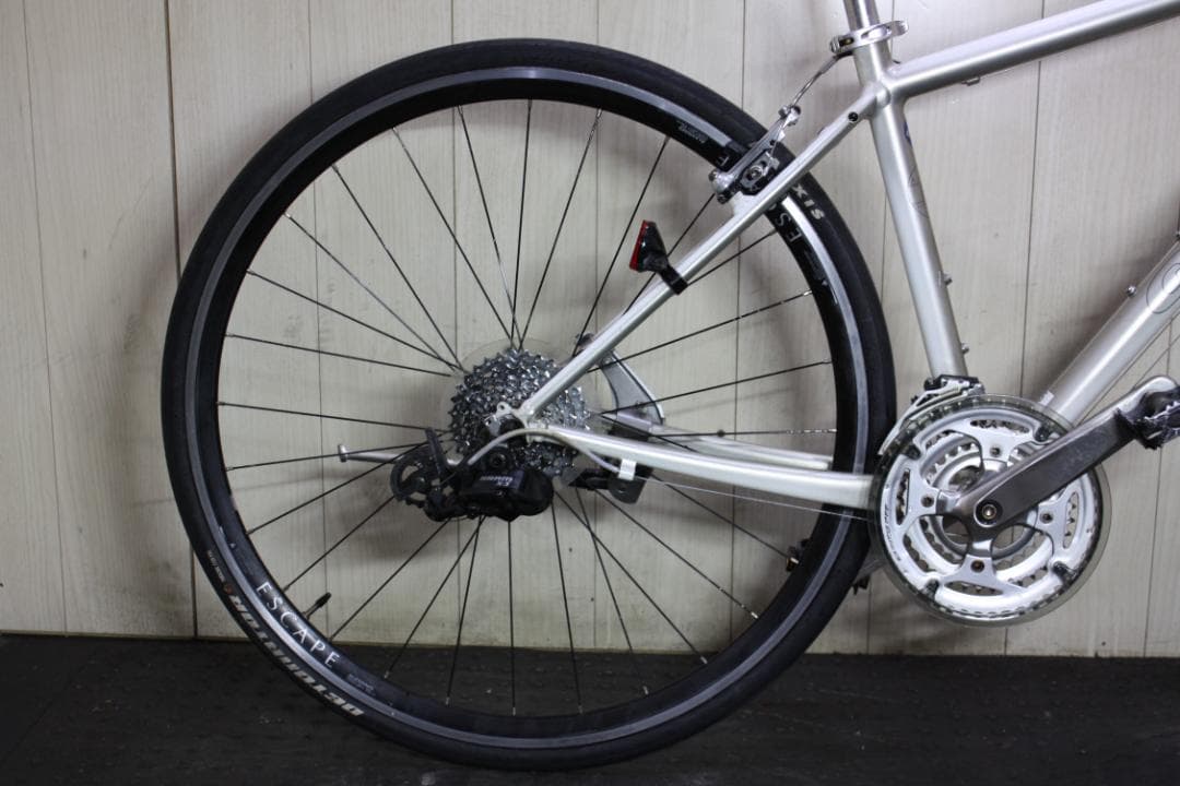 GIANT ESCAPE R3 700C 24速 430mm SILVERクロス