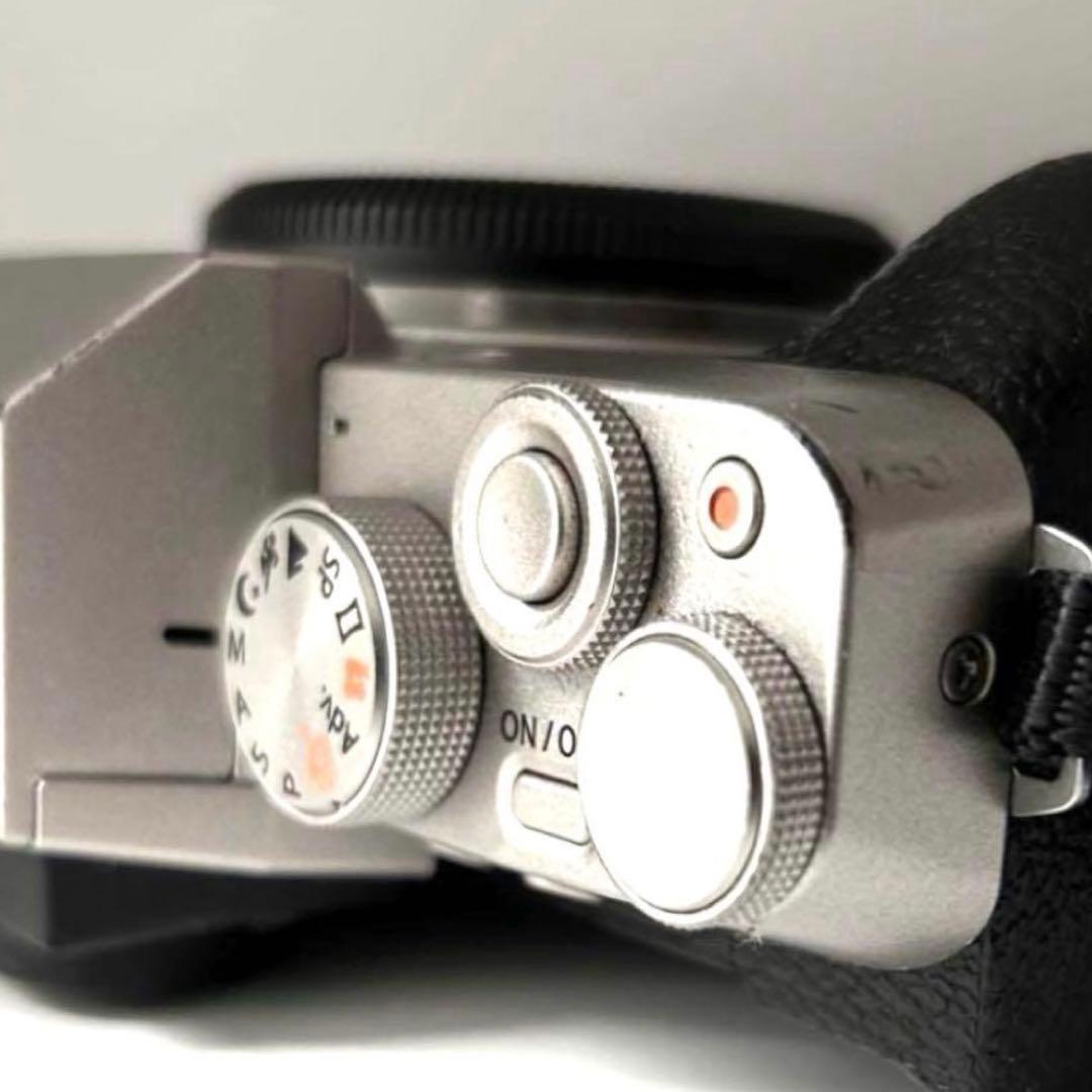 訳有値引】Fujifilm X-T200 ミラーレスカメラ　富士フイルム