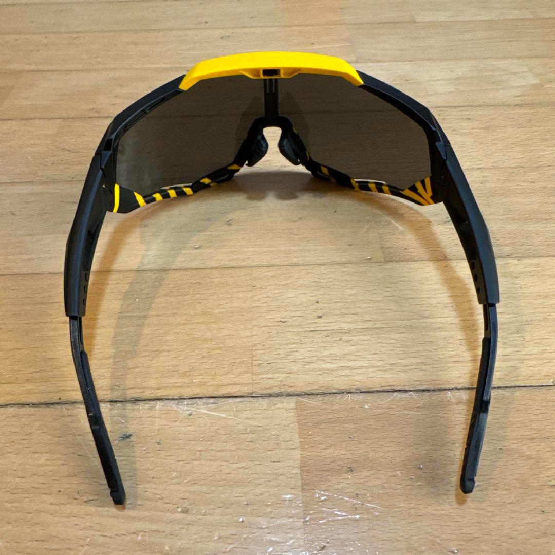 ワンハンドレッド　100% スポーツサングラス 黒/黄