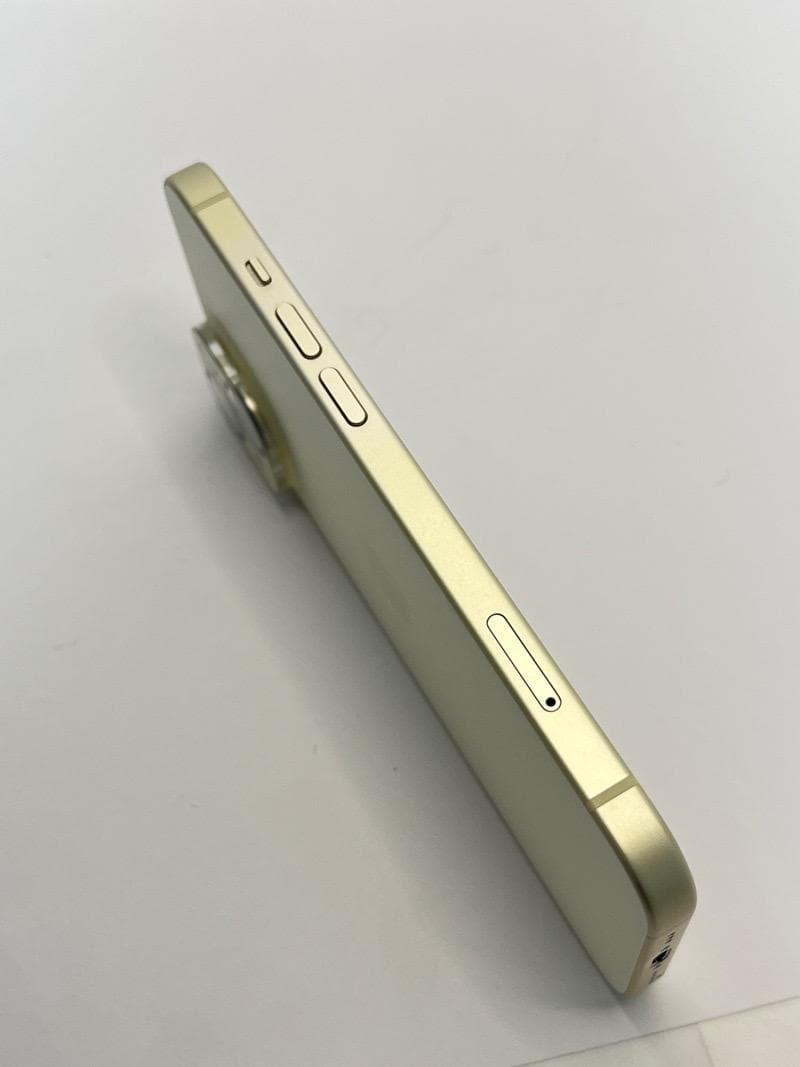 Apple iPhone 15 　128GB 本体　イエロー　SIMフリー