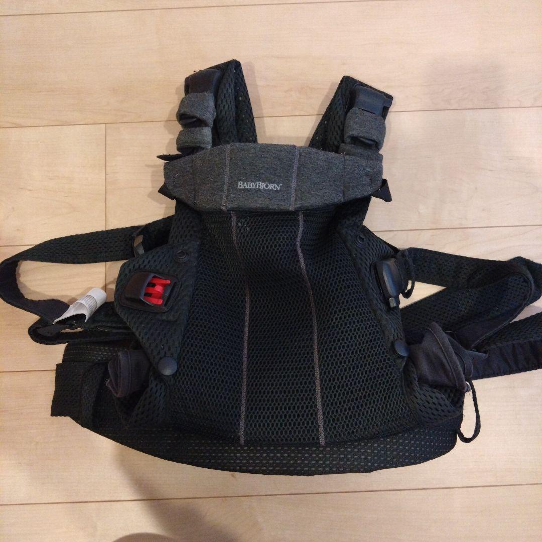 ベビービョルンBabyBjorn ハーモニー　抱っこ紐　ブラック　よだれカバー付